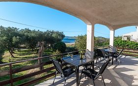 Beachfront Apartment Lostura